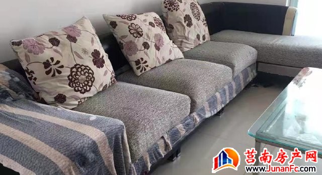 滨海社区 3室2厅 110.0平米 简单装修 1200元/月